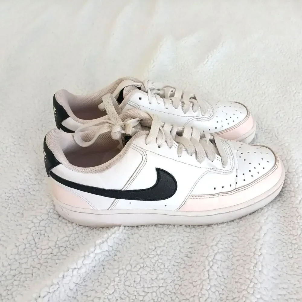 Nike Women's White and Pink Trainers Size 7